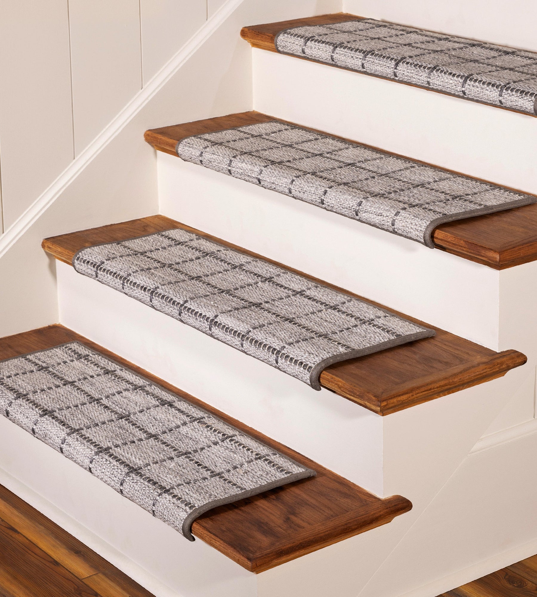 Oak Valley Tailored Square - Tread