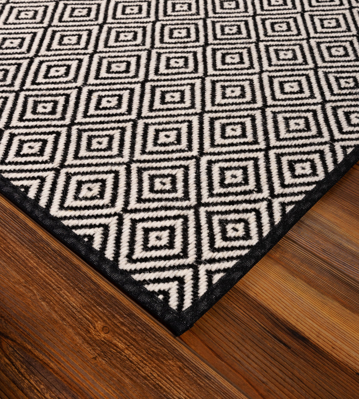 Oak Valley Wool Diamond - Landing