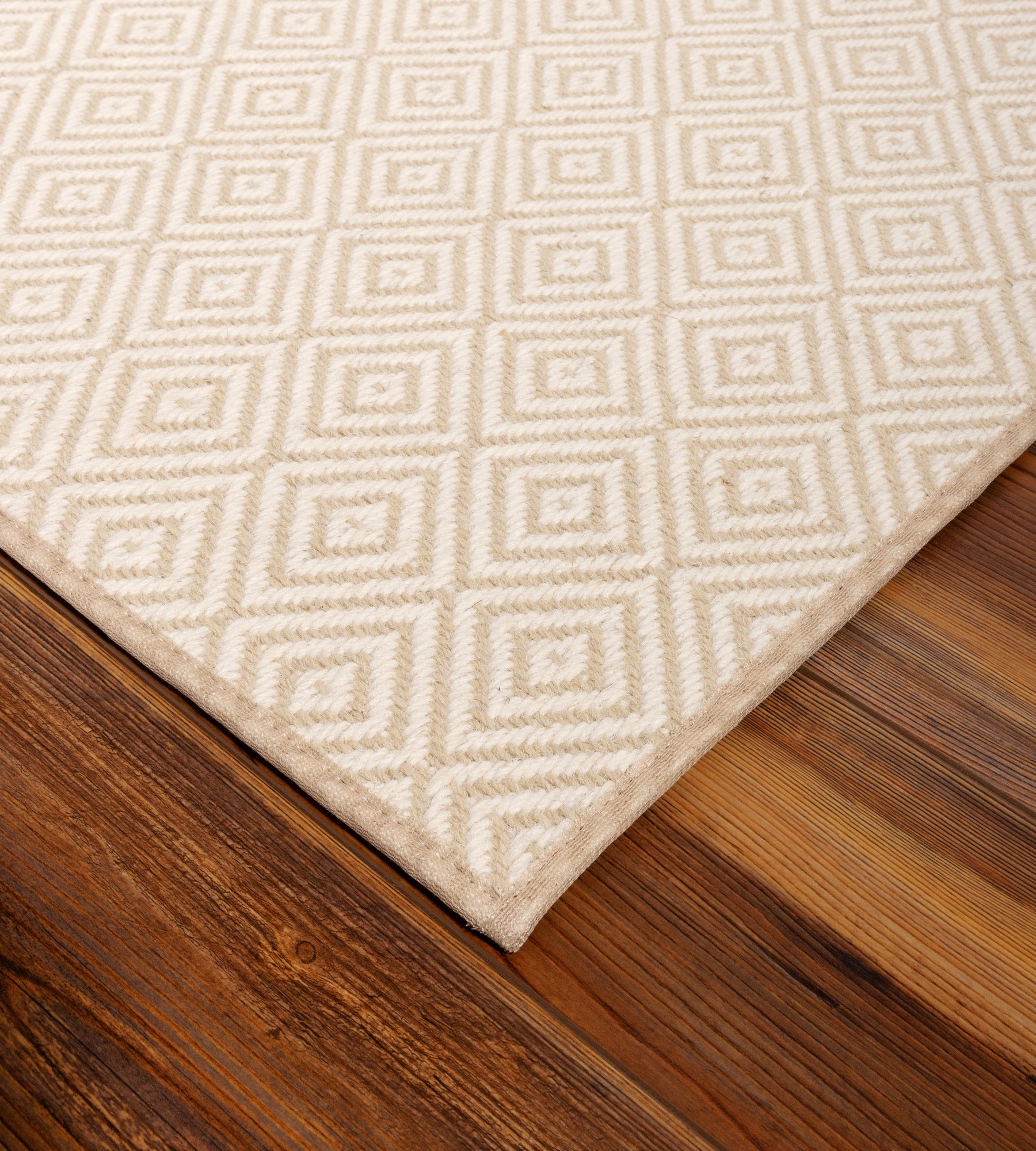 Oak Valley Wool Diamond - Landing
